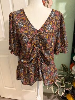 Gathered V-Neck Floral Blouse in Navy Multi